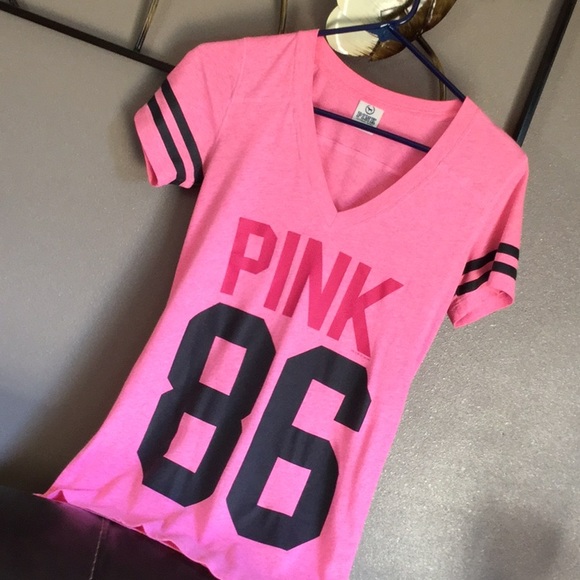 PINK Victoria's Secret Tops - Victoria Secret v-neck 60/40 cotton poly great EUC